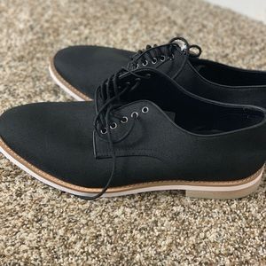 Calvin Klein black canvas dress shoes